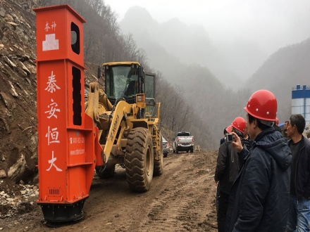 高速液压夯实机